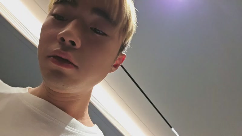 【2026-01-04 19点场】小鱼小鱼吃虾米：我也暂时不播，随缘直播！