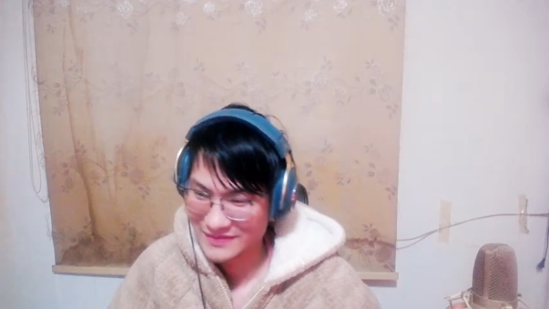 【2026-01-04 01点场】暴走的银剑君丶：银剑君：脖子落大枕感觉脖子不是自己的了`