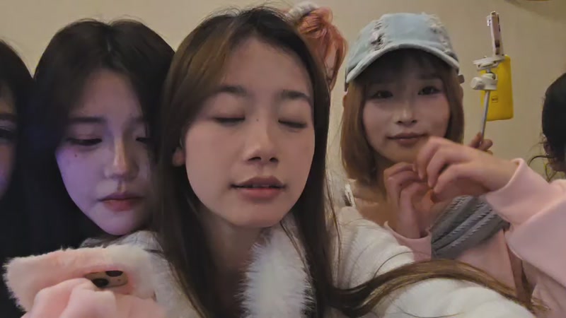 【2026-01-04 23点场】南枫阿i：500钻女主播一人一下枕头拍脸（自愿）