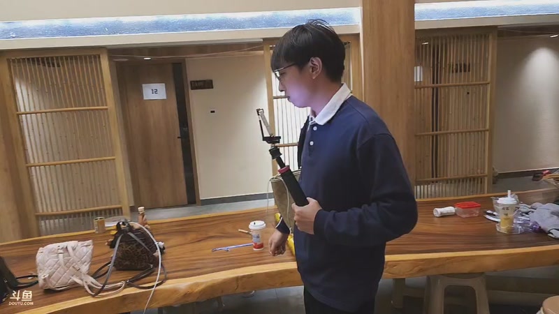 【2026-01-05 19点场】南枫阿i：500钻女主播一人一下枕头拍脸（自愿）