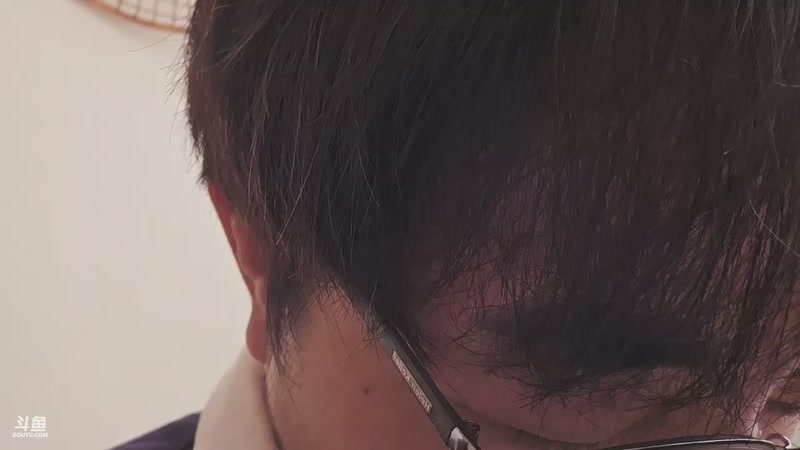 【2026-01-05 14点场】南枫阿i：500钻女主播一人一下枕头拍脸（自愿）