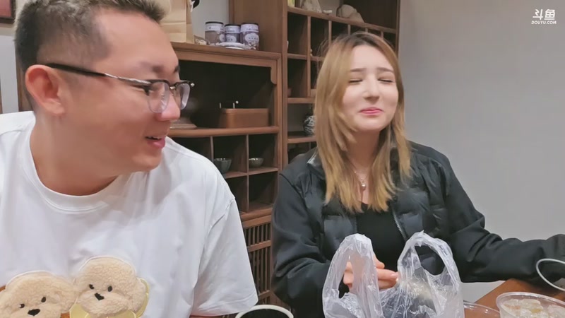 【2026-01-08 00点场】小鱼小鱼吃虾米：看看场地，顺便玩一玩