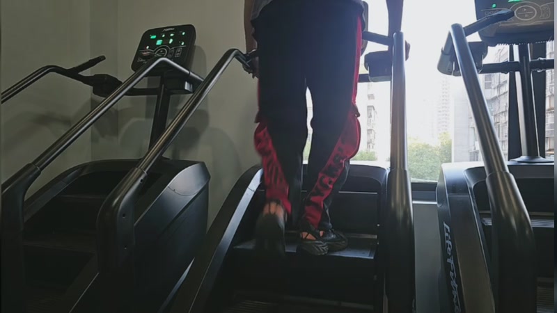 【2026-01-09 14点场】王大谋QoQ：健身第二天早起锻炼