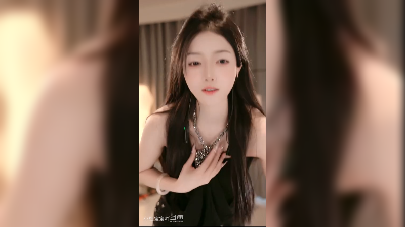 美女身材高挑，脸蛋清纯5