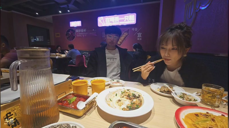 【2026-04-11 23点场】驴酱的冯雨大王：在去青岛的路上，九点前青岛开播