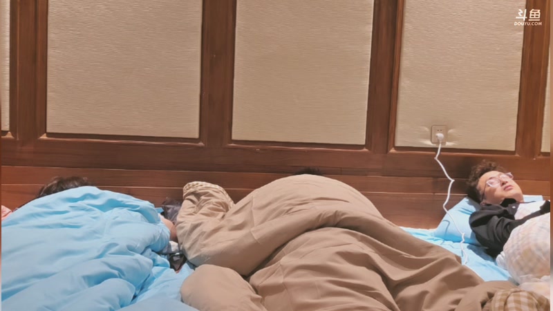 【2026-04-17 04点场】南枫阿i：来这里起飞就好了