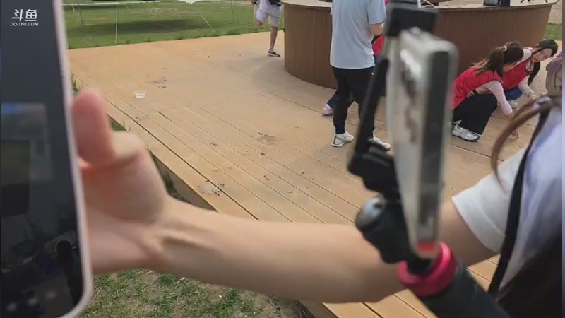 【2026-04-17 14点场】霸气虚幻哥1991：需要钻粉T恤联系维森！！73965