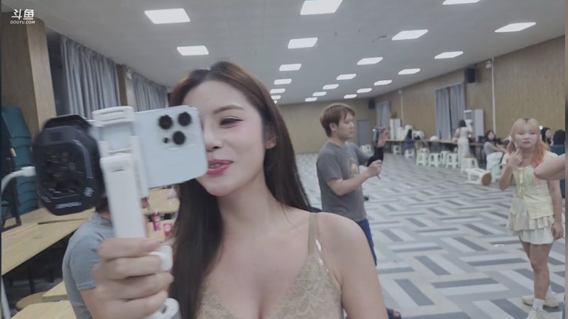 【2026-04-16 22点场】网友张顺飞：下午两点左右户外