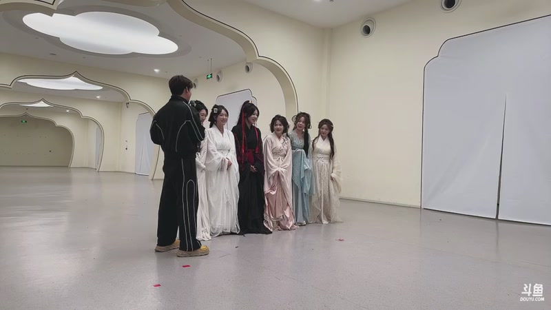 【2026-04-18 19点场】叁三QvQ：晚上十一点选人pk！