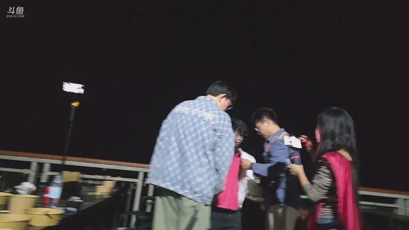 【2026-04-18 01点场】谢彬DD：刀2团播向前冲！开通钻粉送衣服