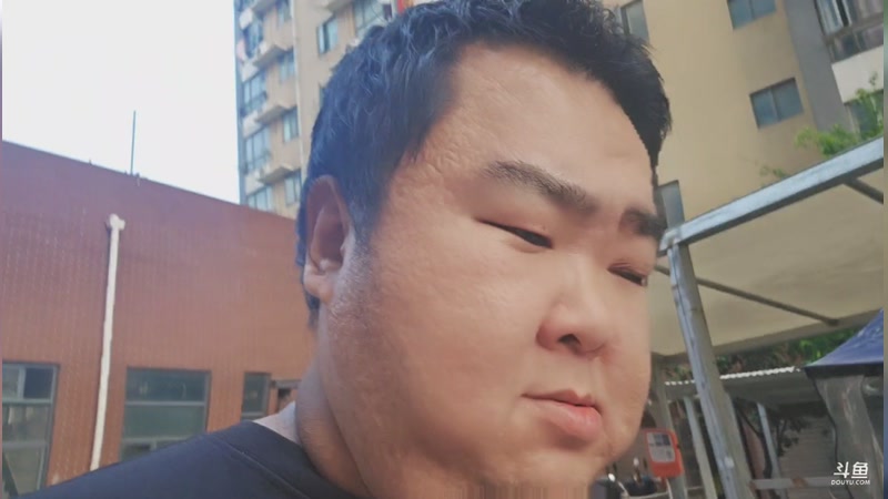 【2026-04-18 17点场】驴酱的冯雨大王：武汉生活日记DAY12，认真训练!