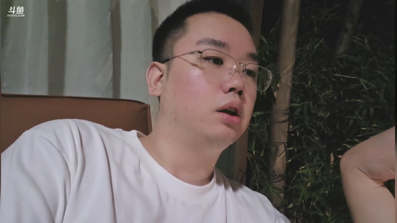 【2026-04-20 00点场】网友张顺飞：下午两点左右户外