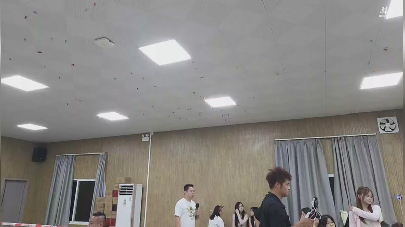 【2026-04-20 22点场】网友张顺飞：在985户外团播