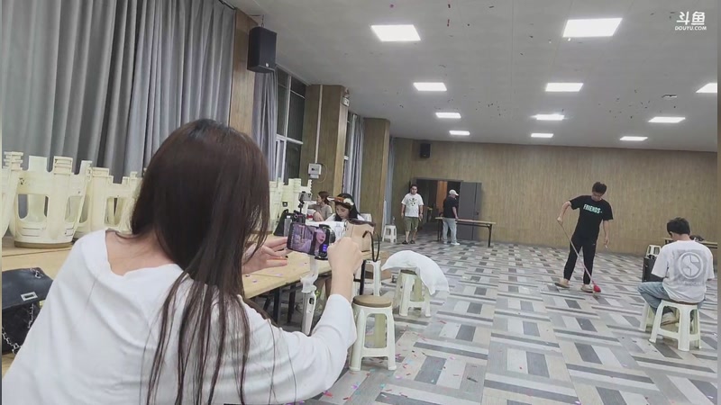 【2026-04-20 20点场】网友张顺飞：在985户外团播