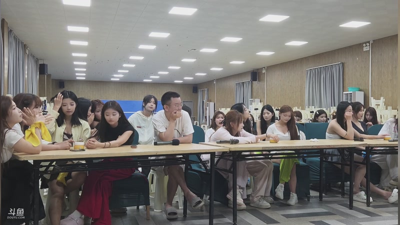 【2026-04-19 22点场】网友张顺飞：下午两点左右户外