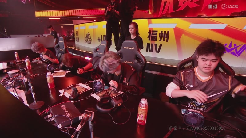 【2026-04-25 15点场】和平精英官方赛事：直播丨PEL春季赛总决赛-DAY2